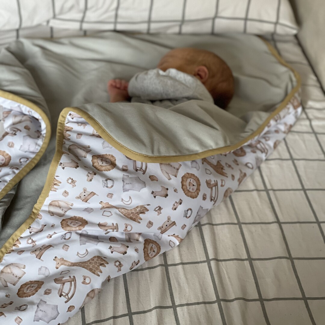 Waterproof absorbent diaper 70*80cm. HM16 