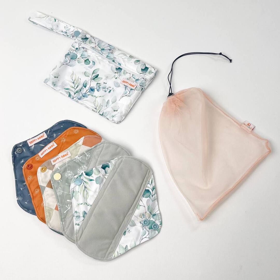 Happymoon reusable sanitary pads with gray quick-drying lining fabric. HM001 