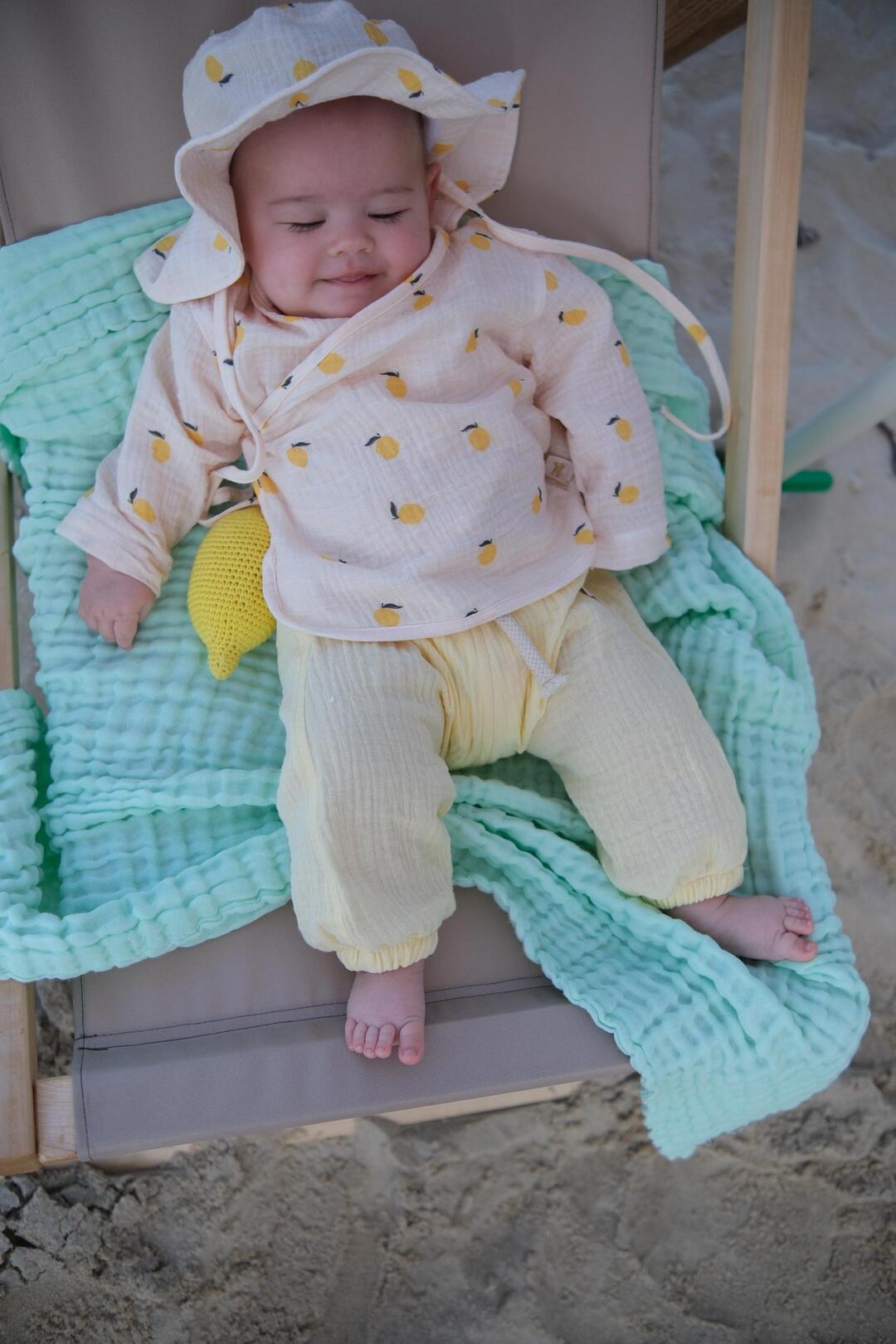 Happymoon Panama with ties made of muslin, lemon 
