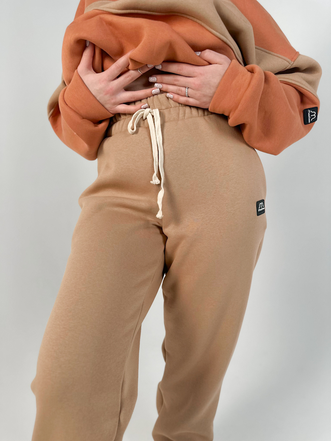 Штани джогери женские Beige. Новая коллекция Изображение