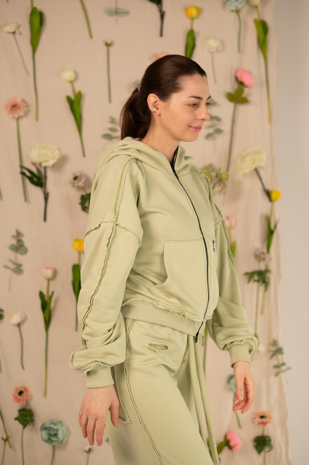 Женский костюм Spring Lime Cream. Новая коллекция Изображение
