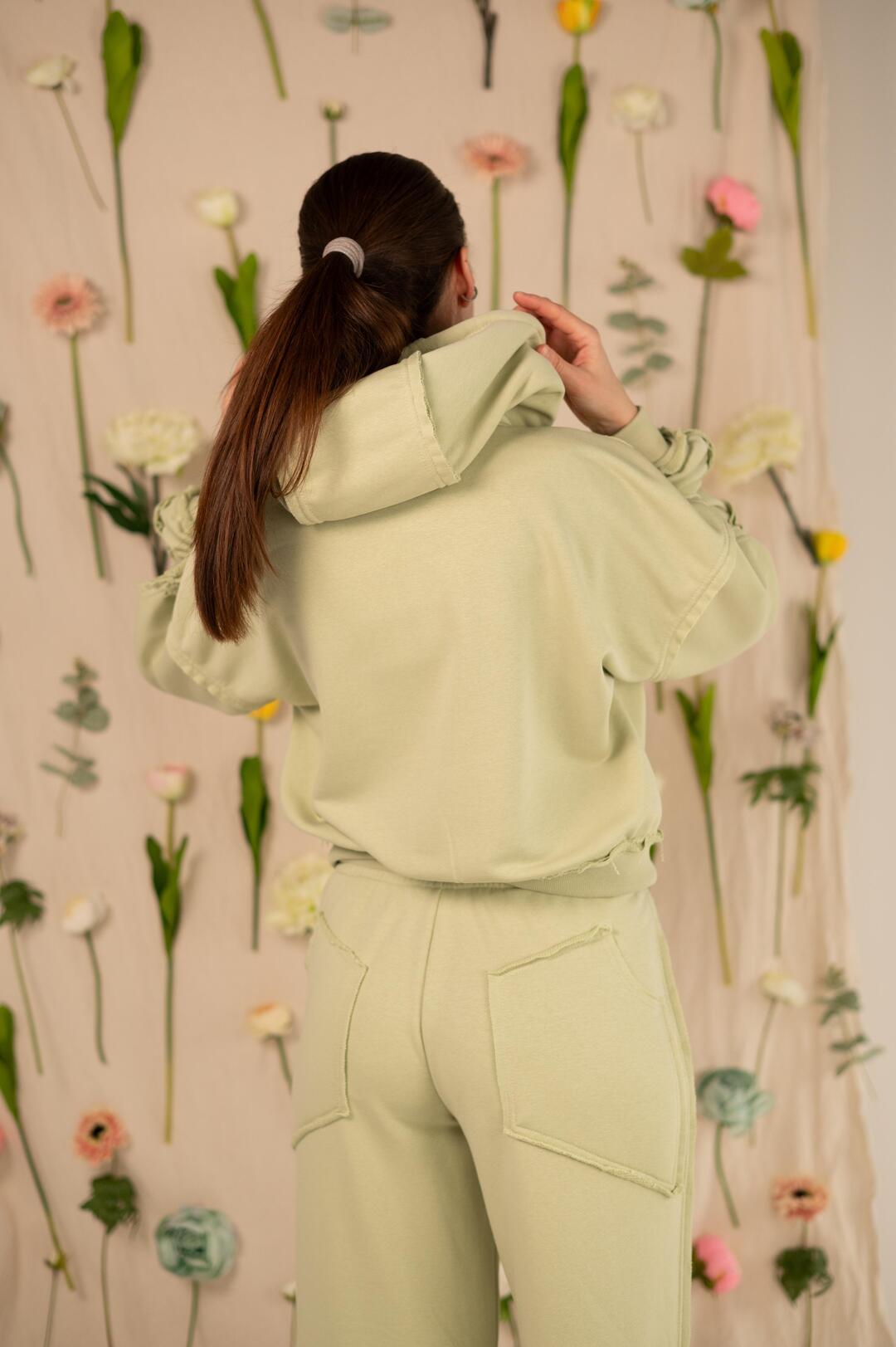 Женский костюм Spring Lime Cream. Новая коллекция Изображение