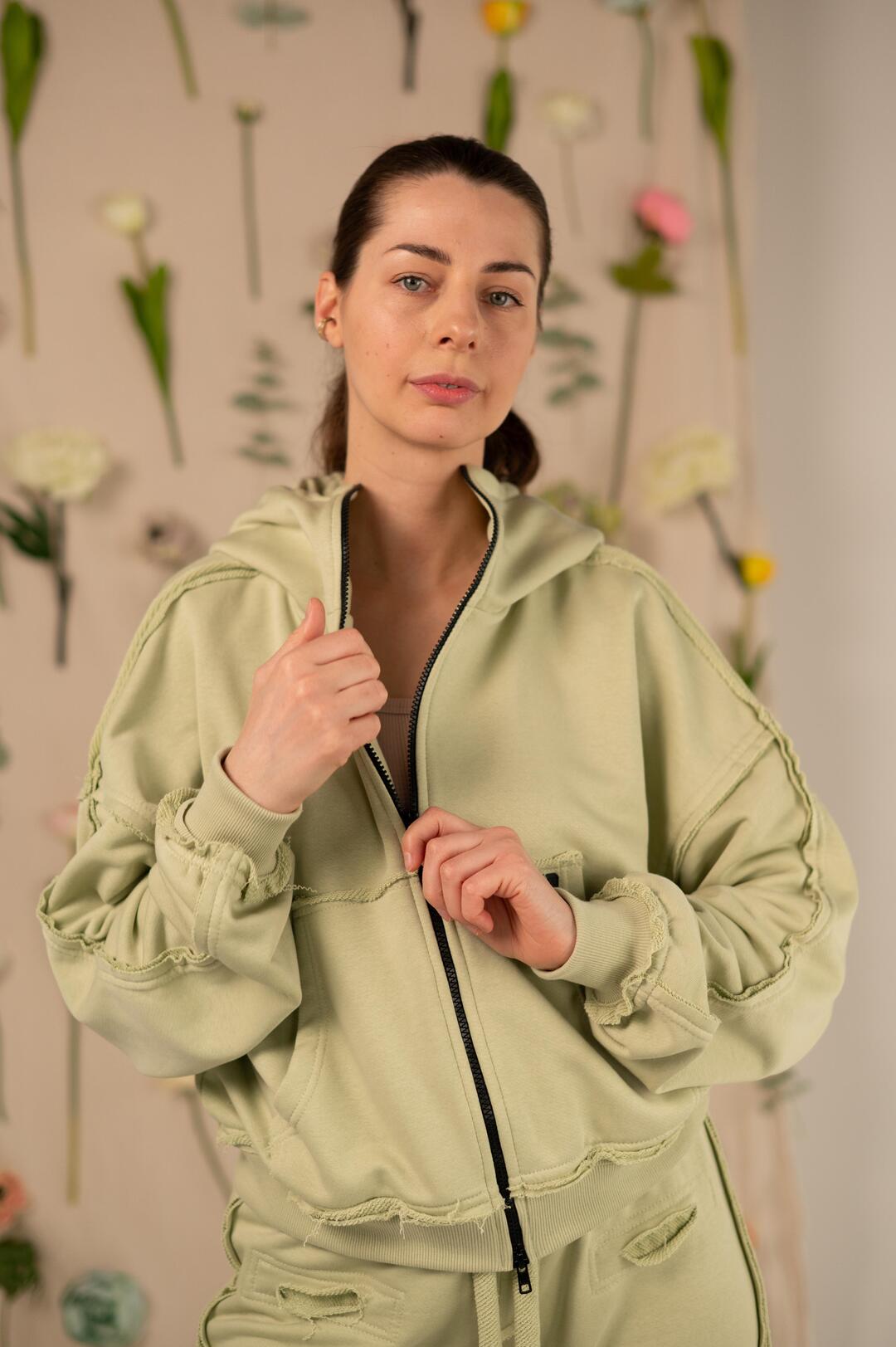 Женский костюм Spring Lime Cream. Новая коллекция Изображение