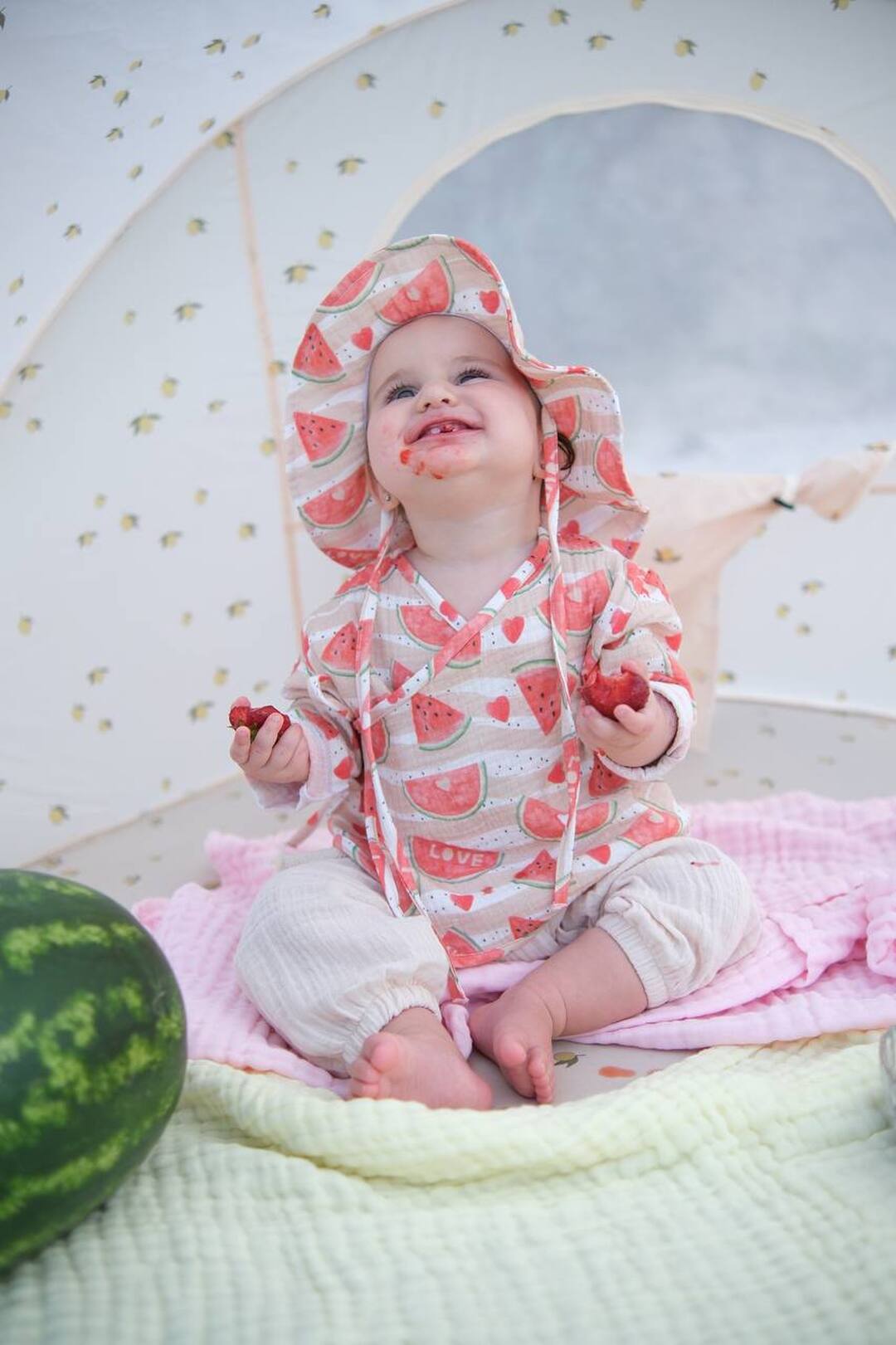 Дитяче кімоно з мусліну кавунчики. Нова колекція Зображення