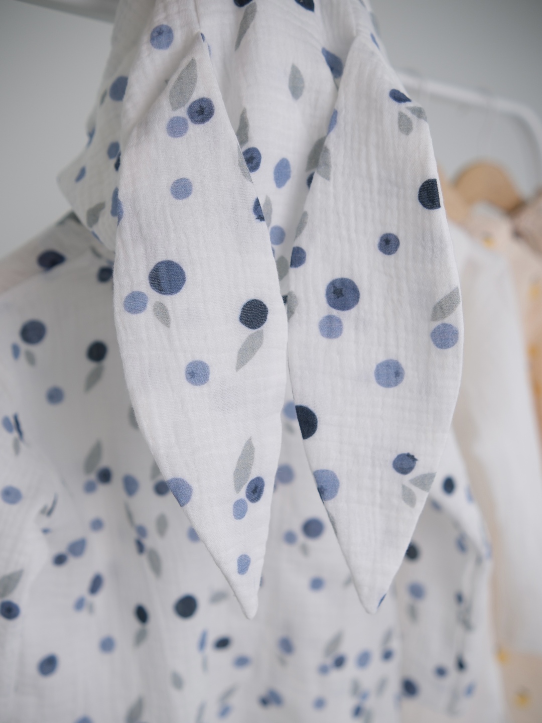 Happymoon blueberry muslin bunny cape 