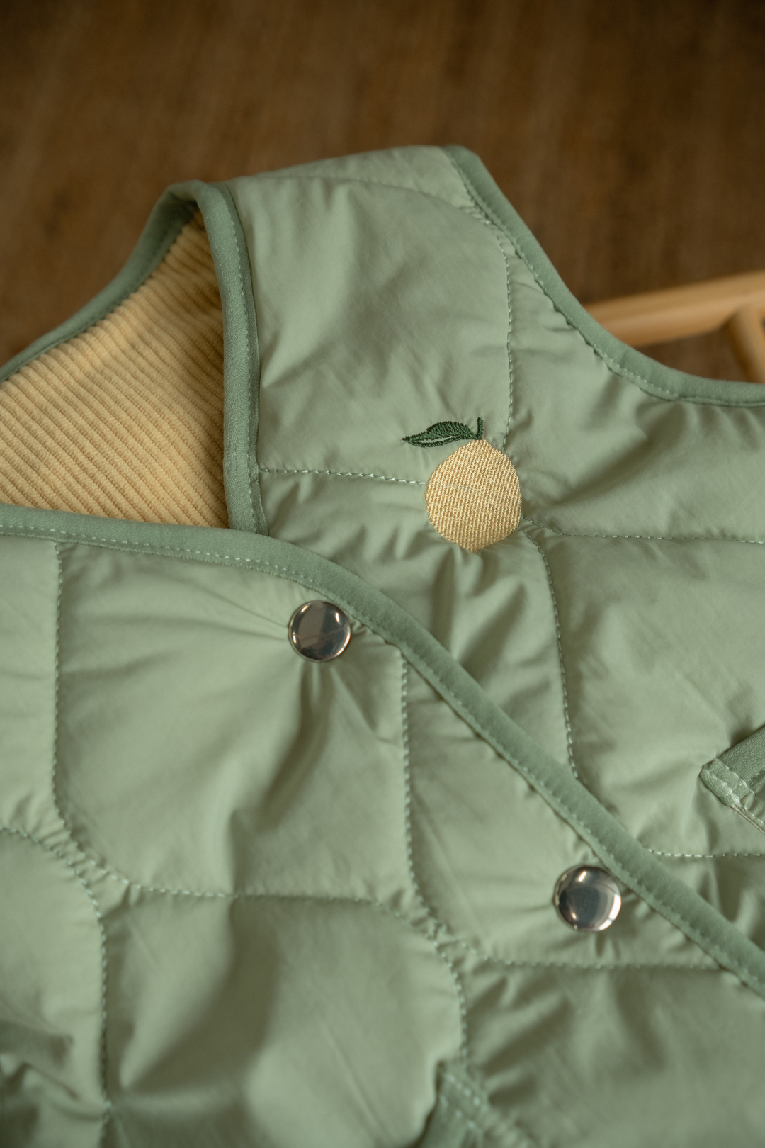 Lemon reversible vest for baby. New collection 