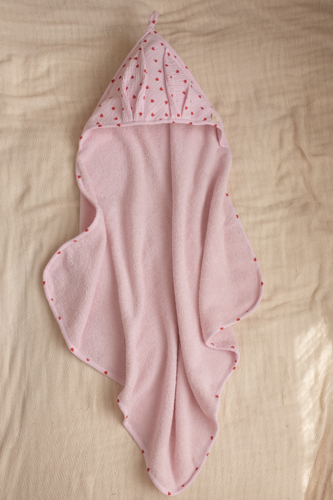 Рушник з капюшоном 75х75 Pink hearts з бавовняної махри Зображення