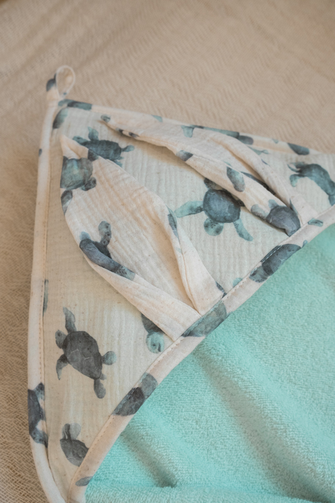 Полотенце с капюшоном 75х75 blue turtle из хлопковой махры Изображение