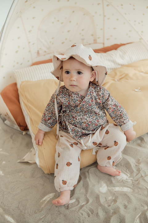 Children's kimono made of Strawberry down muslin. New collection 
