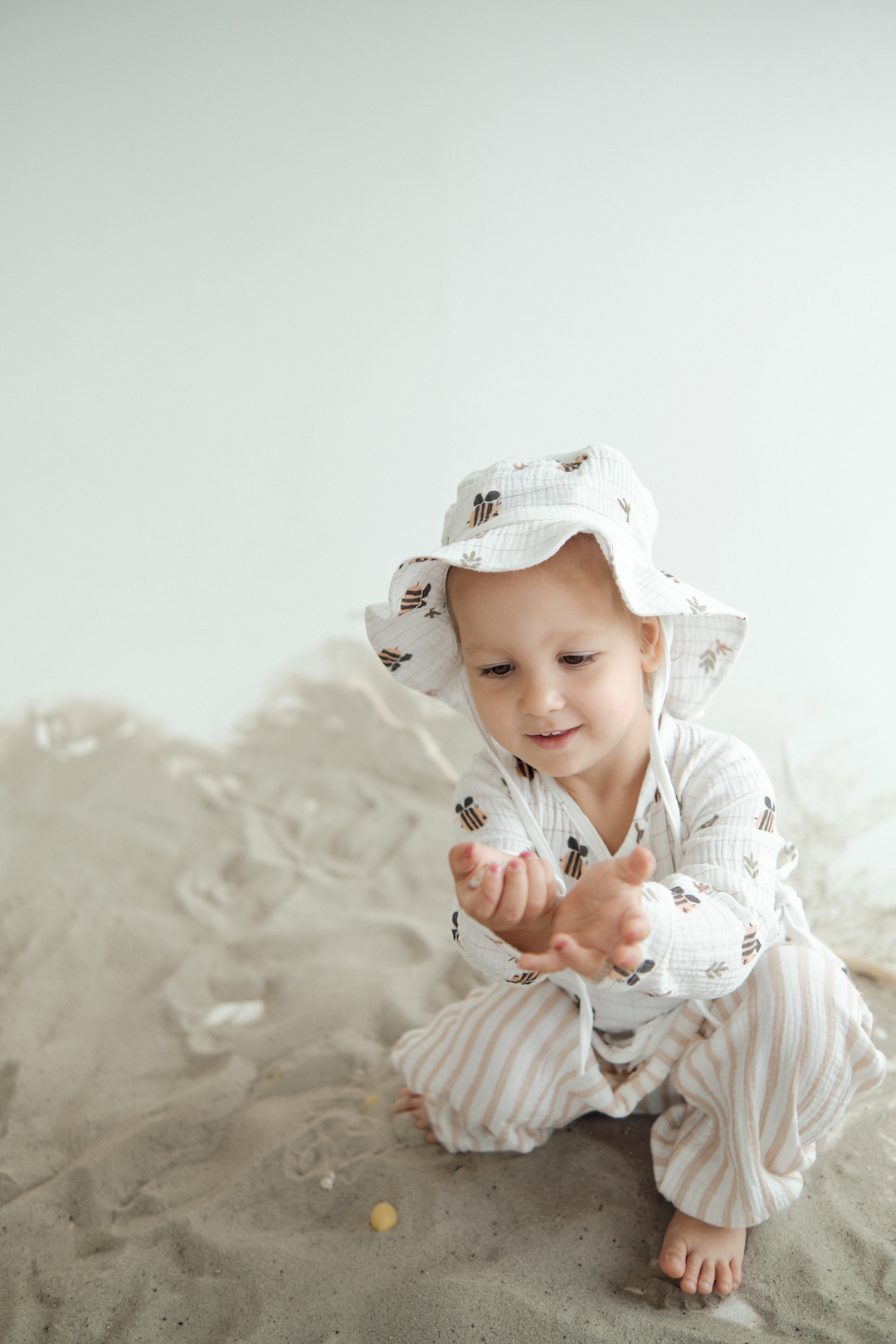 Children's kimono made of Bee down muslin. New collection 