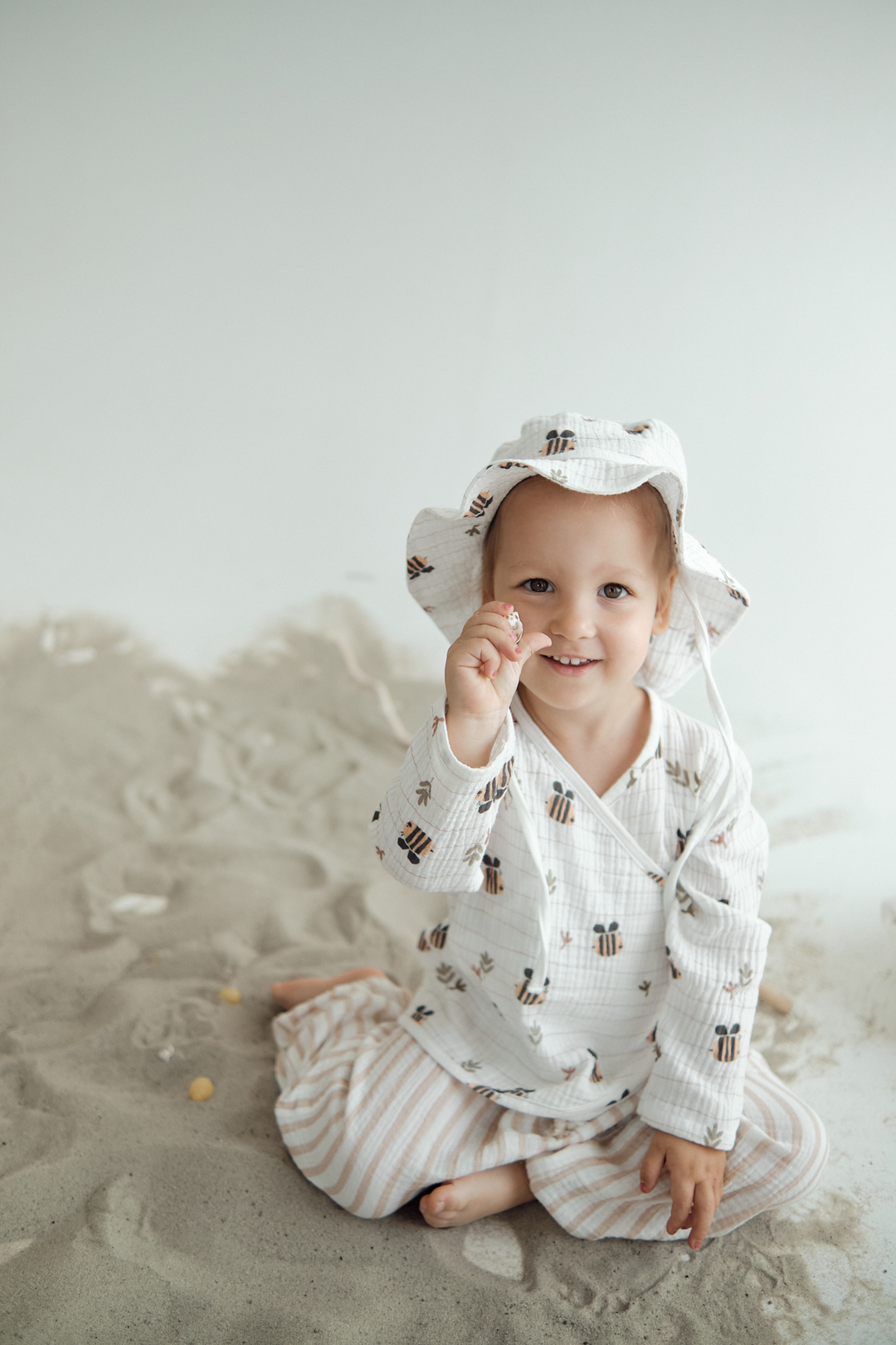Children's kimono made of Bee down muslin. New collection 
