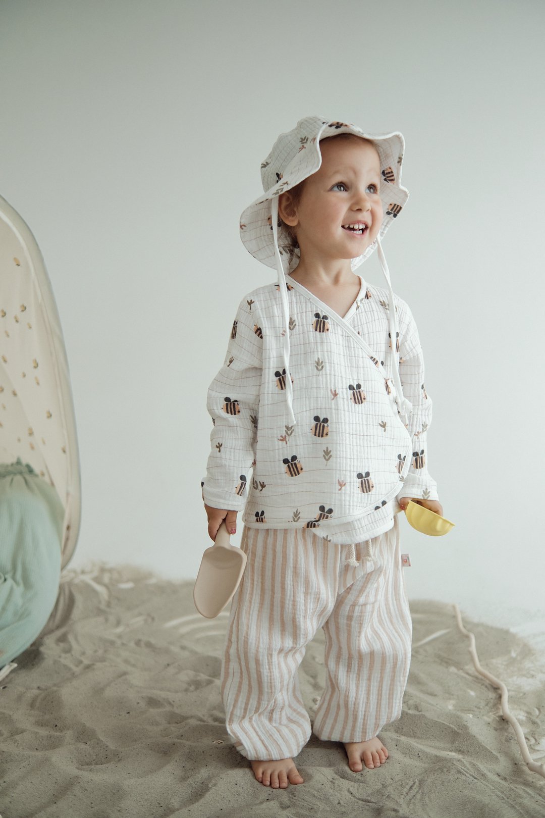 Children's kimono made of Bee down muslin. New collection 