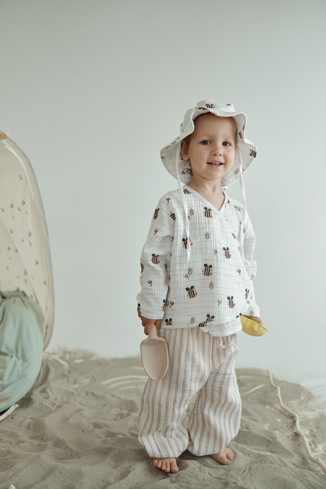 Children's kimono made of Bee down muslin. New collection 